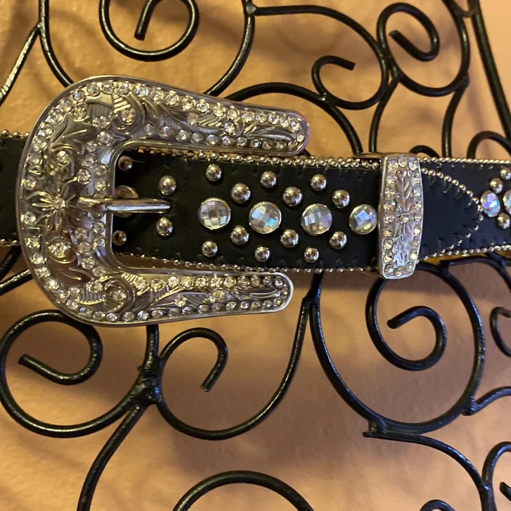 Nocona silvery western black belt with gems and hearts bling